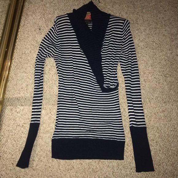 BCBG navy blue sweater - Picture 2 of 5